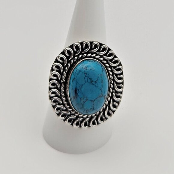 Turquoise Ring Size 8 - Silver Statement & Oversized Ring - Picture 5 of 6